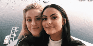 lili reinhart e cami mendes