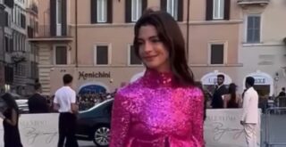 anne hathaway in italia roma valentino