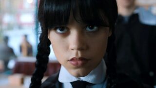 jenna ortega primo look mercoledì trecce